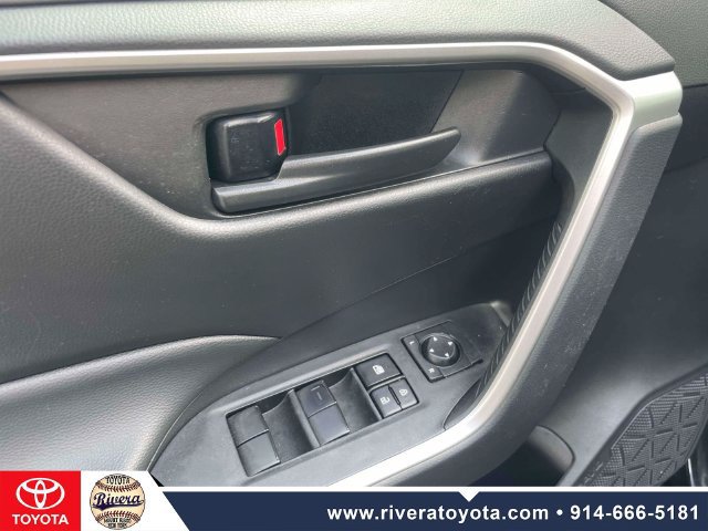 Used 2024 Toyota RAV4 LE AWD/4WD image 17