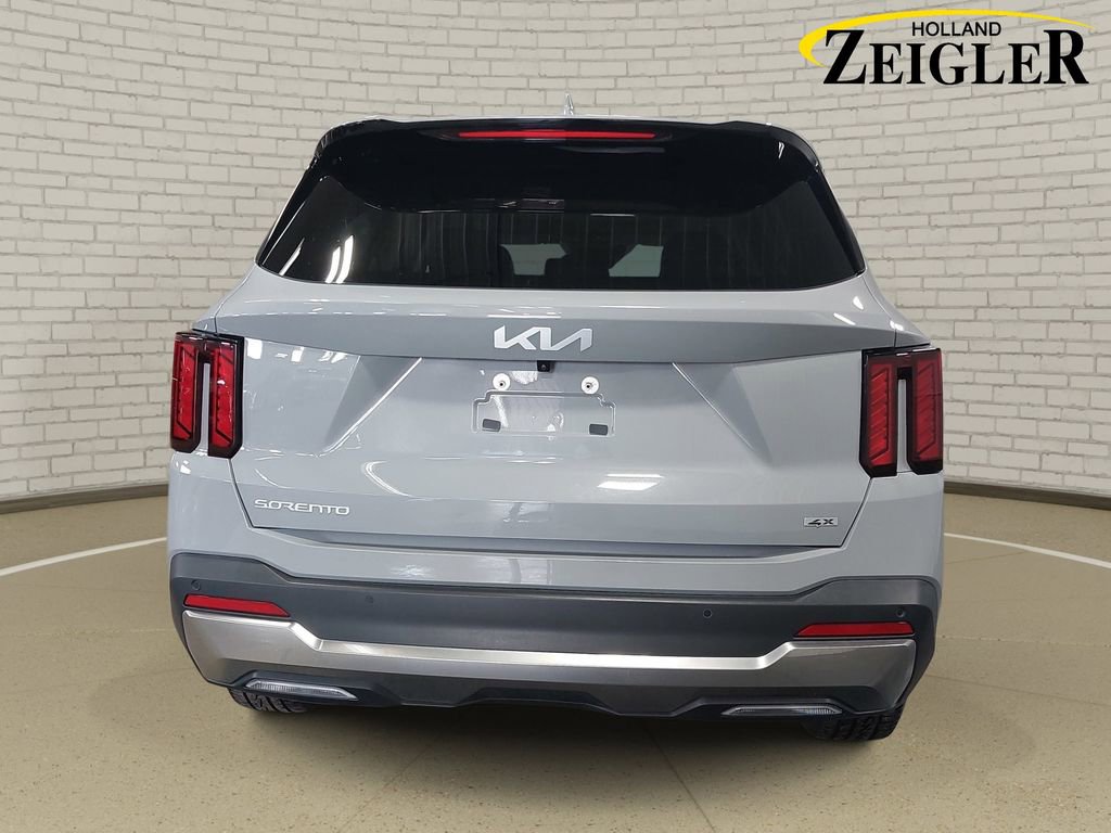 Used 2024 Kia Sorento S w/ Panoramic Sunroof Package image 6