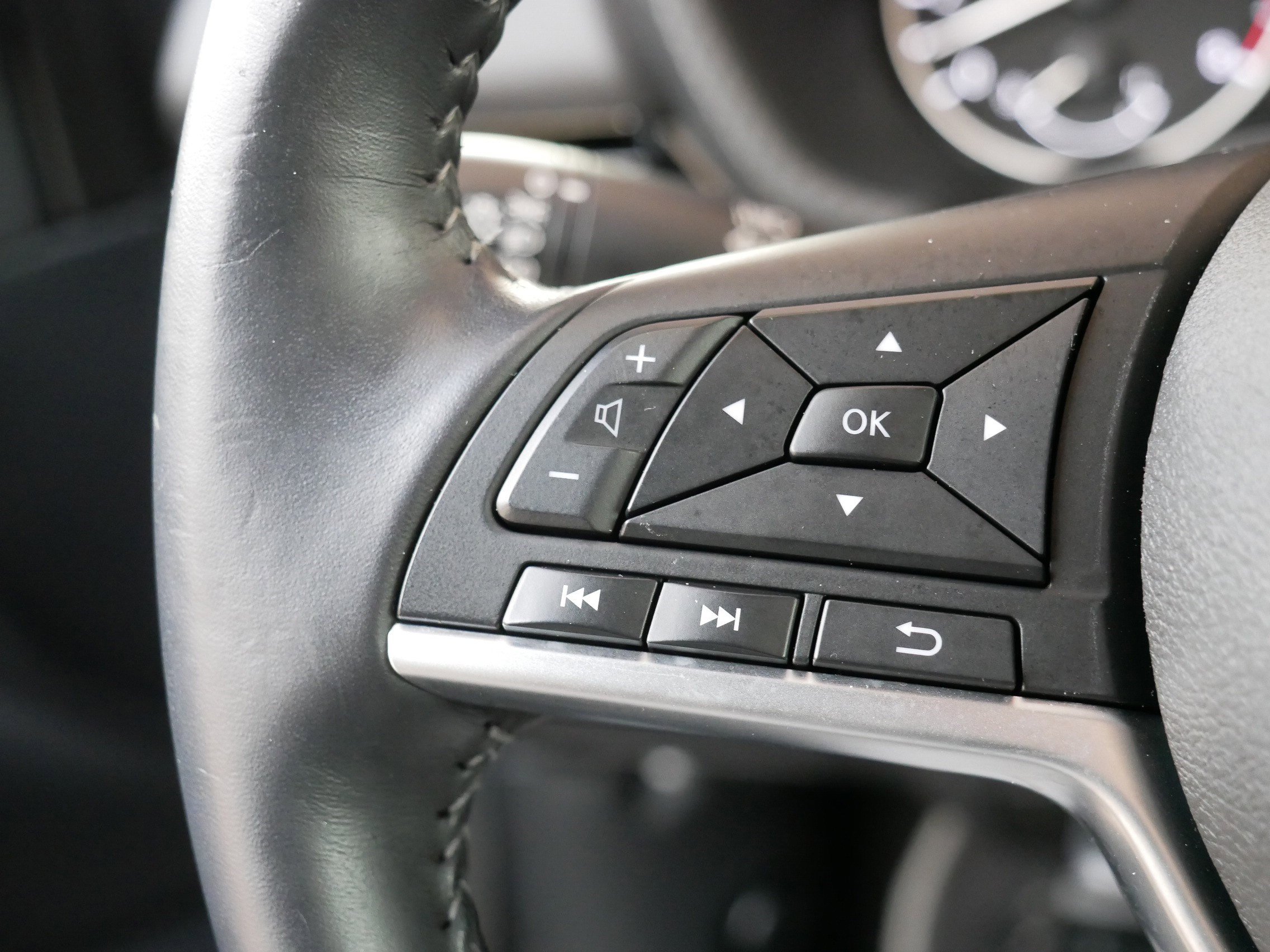 Certified 2021 Nissan Sentra SV image 28