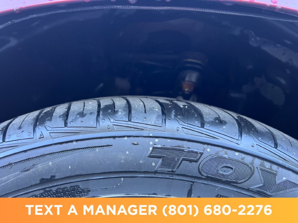 Used 2019 Dodge Challenger SXT w/ Plus Package RWD image 9