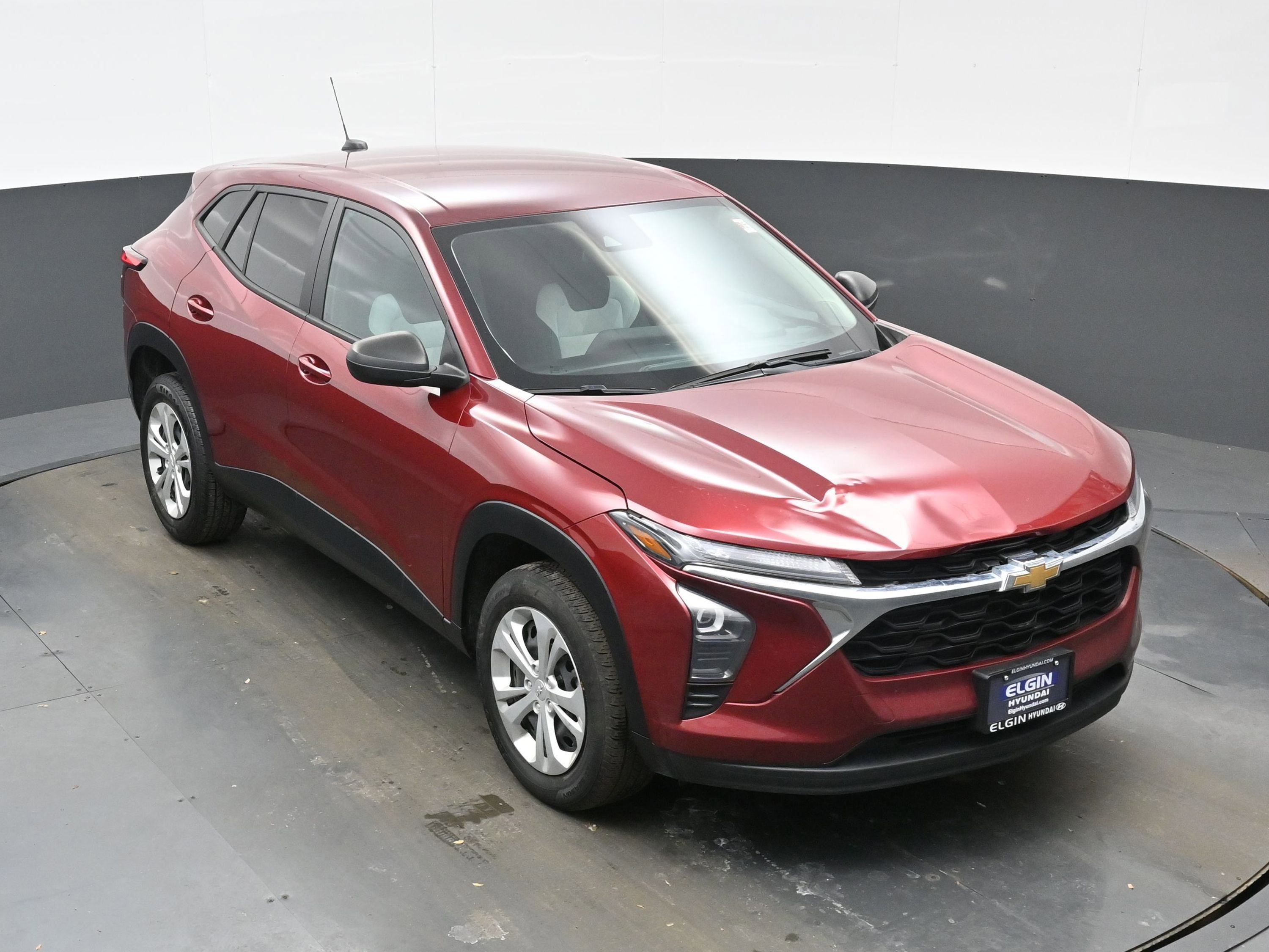 Used 2024 Chevrolet Trax LS w/ Driver Confidence Package image 37
