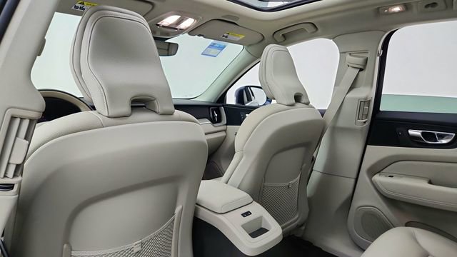Used 2023 Volvo XC60 B5 Plus w/ Climate Package image 30