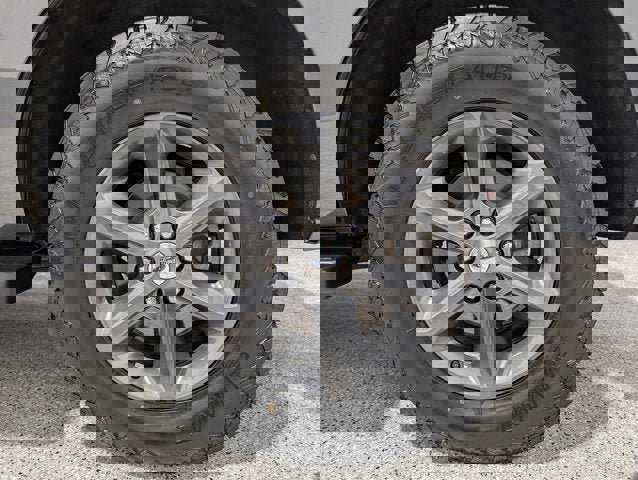 Used 2020 Ford Expedition XLT w/ FX4 Off-Road Package image 12