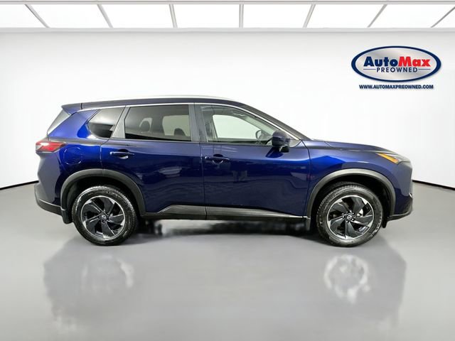Used 2024 Nissan Rogue SV w/ SV Premium Package image 10