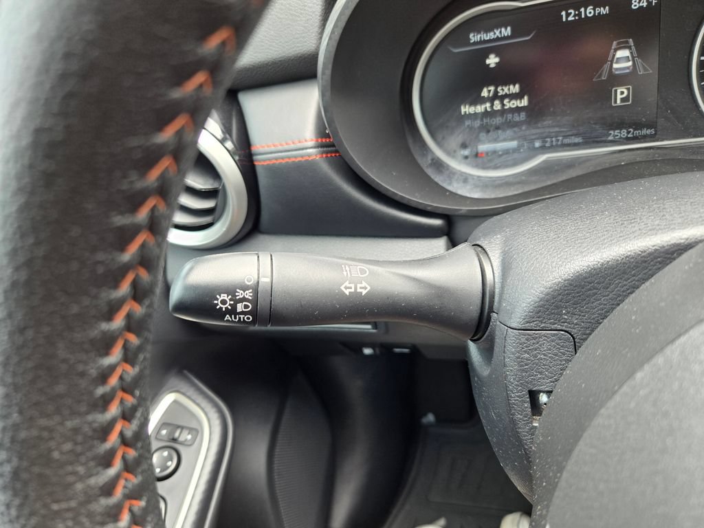 New 2025 Nissan Versa SR w/ Trunk Package FWD image 22