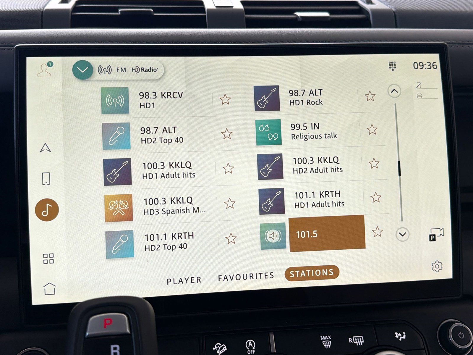 New 2026 Land Rover Defender 110 X-Dynamic SE image 23