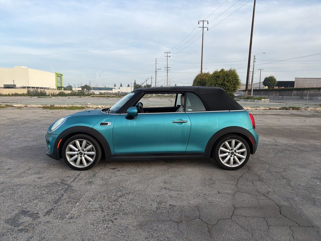 Used 2019 MINI Cooper Convertible w/ Premium Package image 2