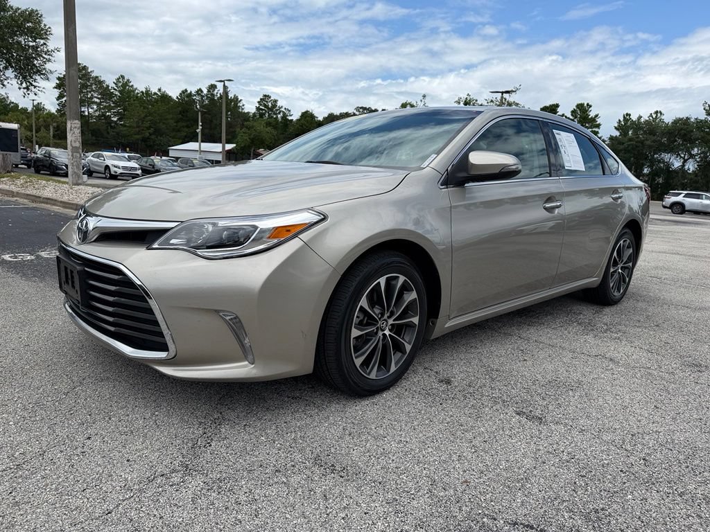 Used 2016 Toyota Avalon XLE Plus FWD image 3