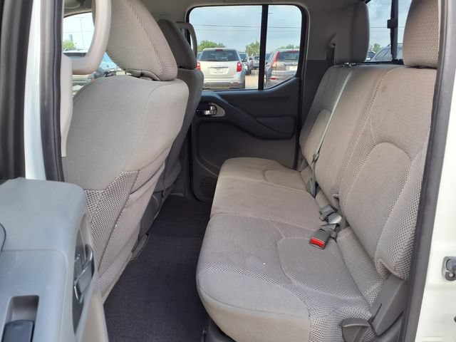 Used 2016 Nissan Frontier SV w/ SV Value Truck Package RWD image 7