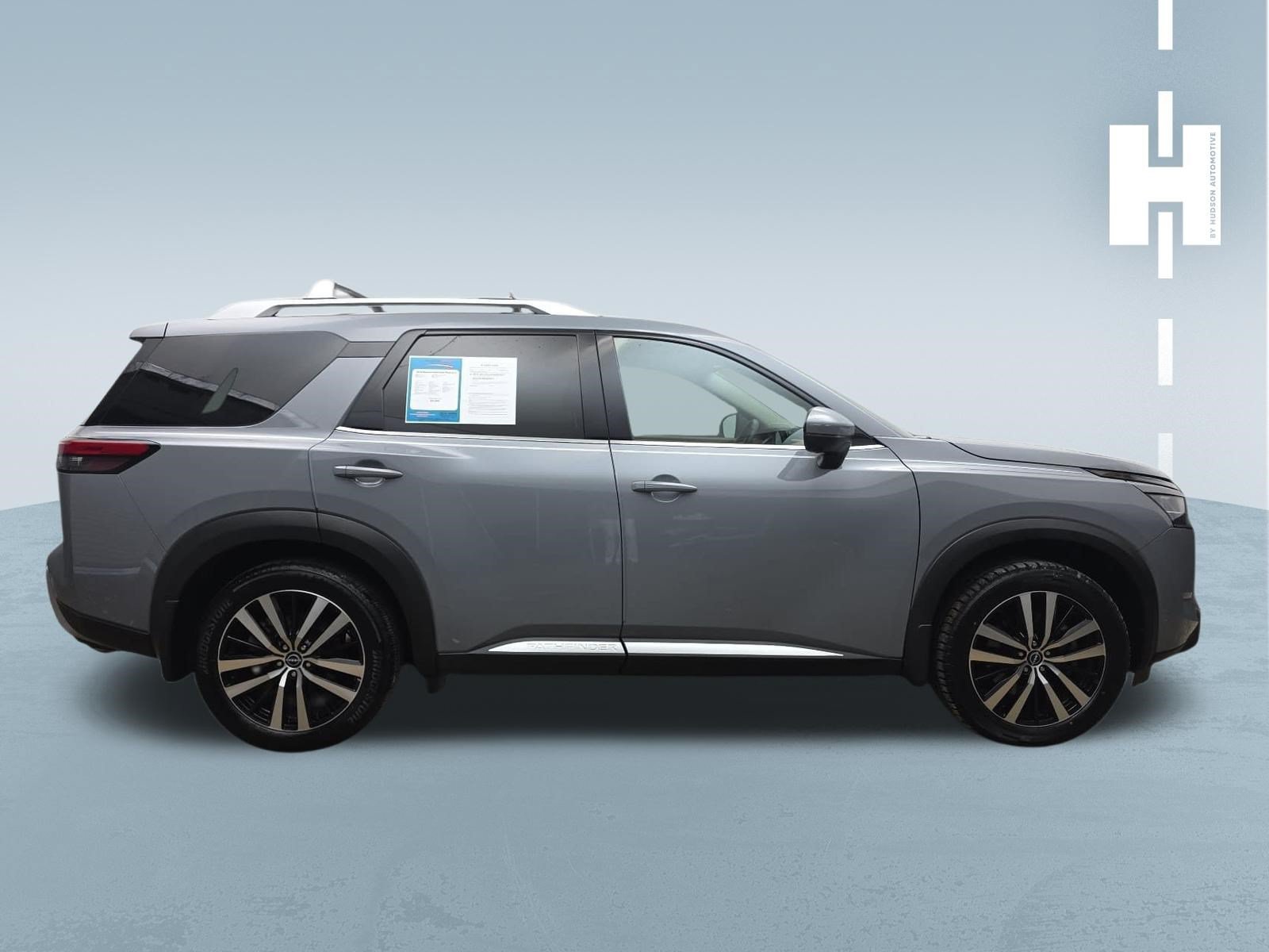 Used 2024 Nissan Pathfinder Platinum w/ Cargo Package FWD image 3