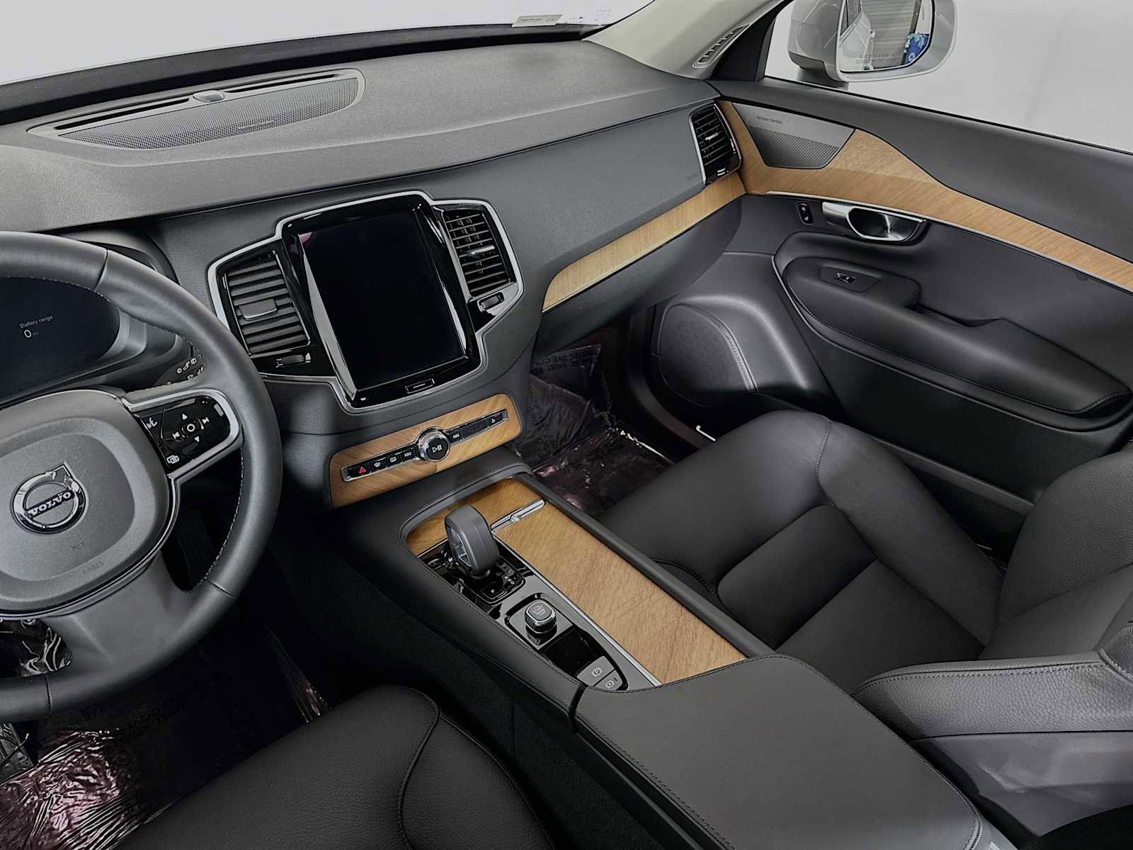 Certified 2025 Volvo XC90 T8 Plus w/ Protection Package Premier image 22