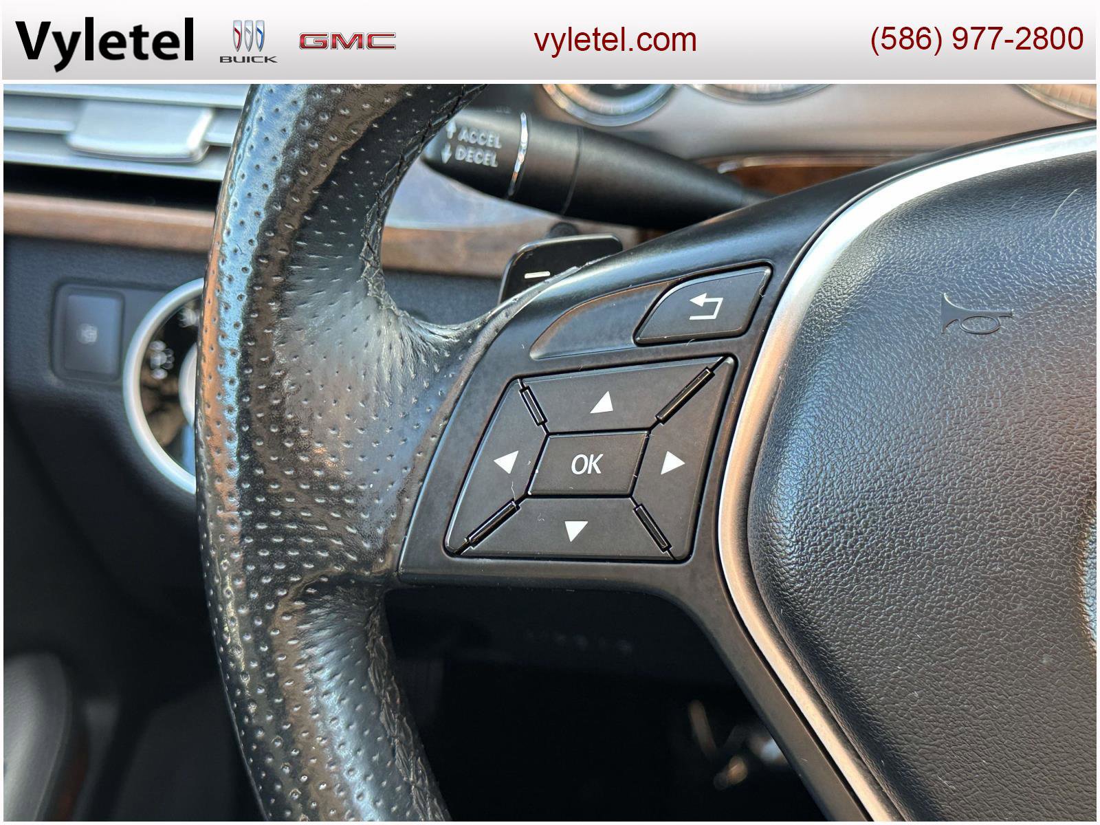 Used 2013 Mercedes-Benz E 350 4MATIC Sedan image 24