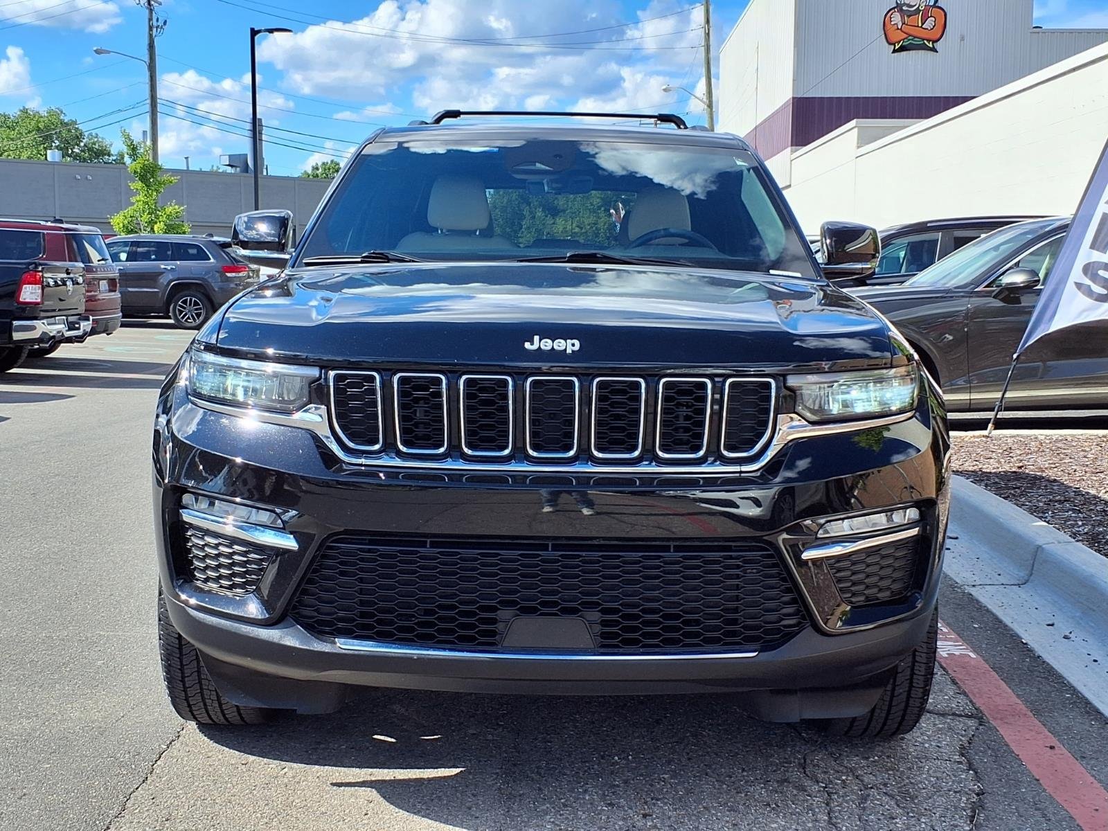 Certified 2025 Jeep Grand Cherokee Limited AWD/4WD image 25