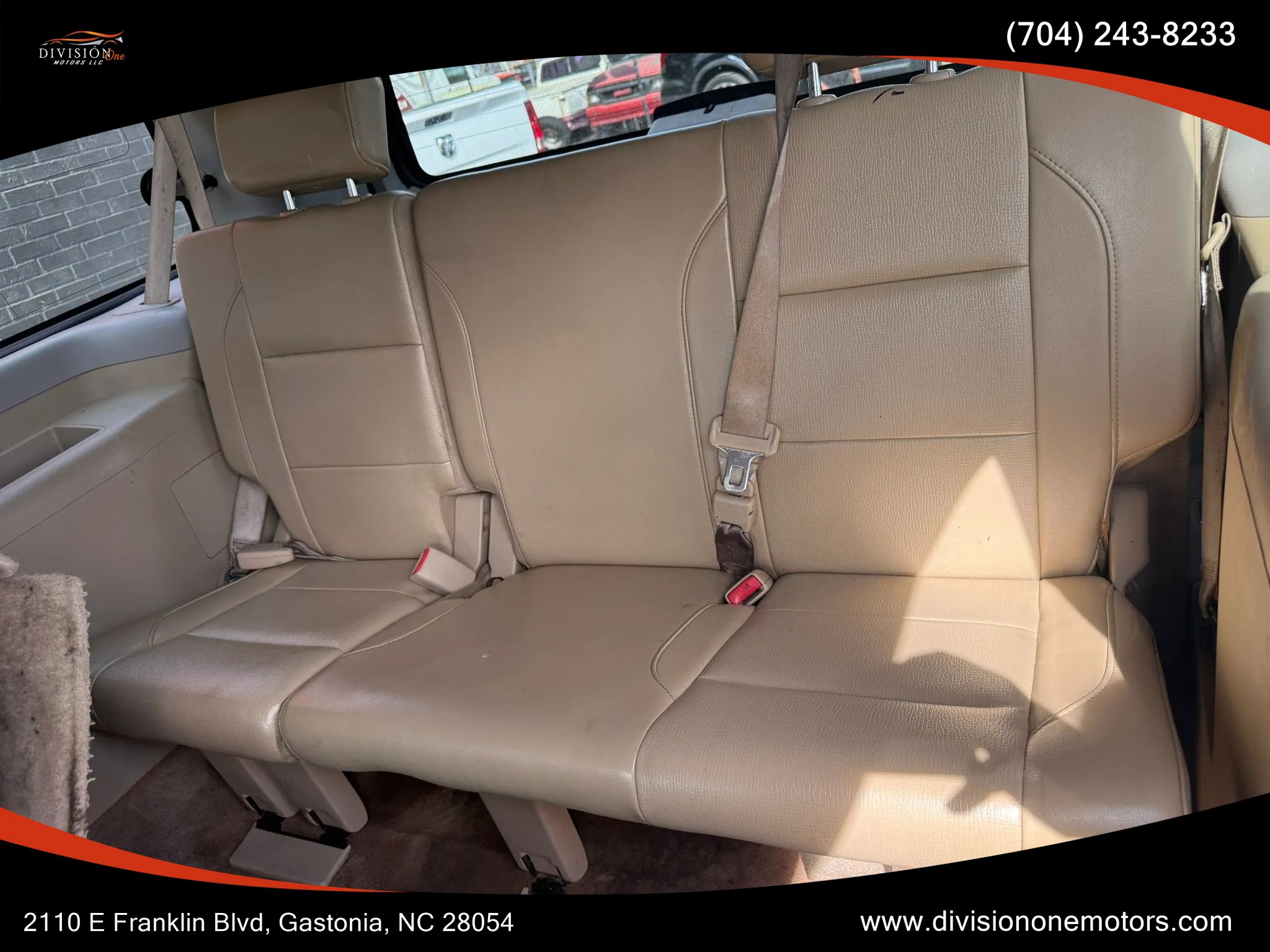 Used 2011 Nissan Armada Platinum w/ 2nd Row Captain Seat Pkg RWD image 10