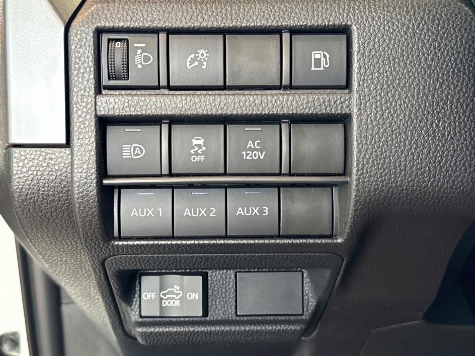 Used 2025 Toyota Tacoma TRD Off-Road image 14