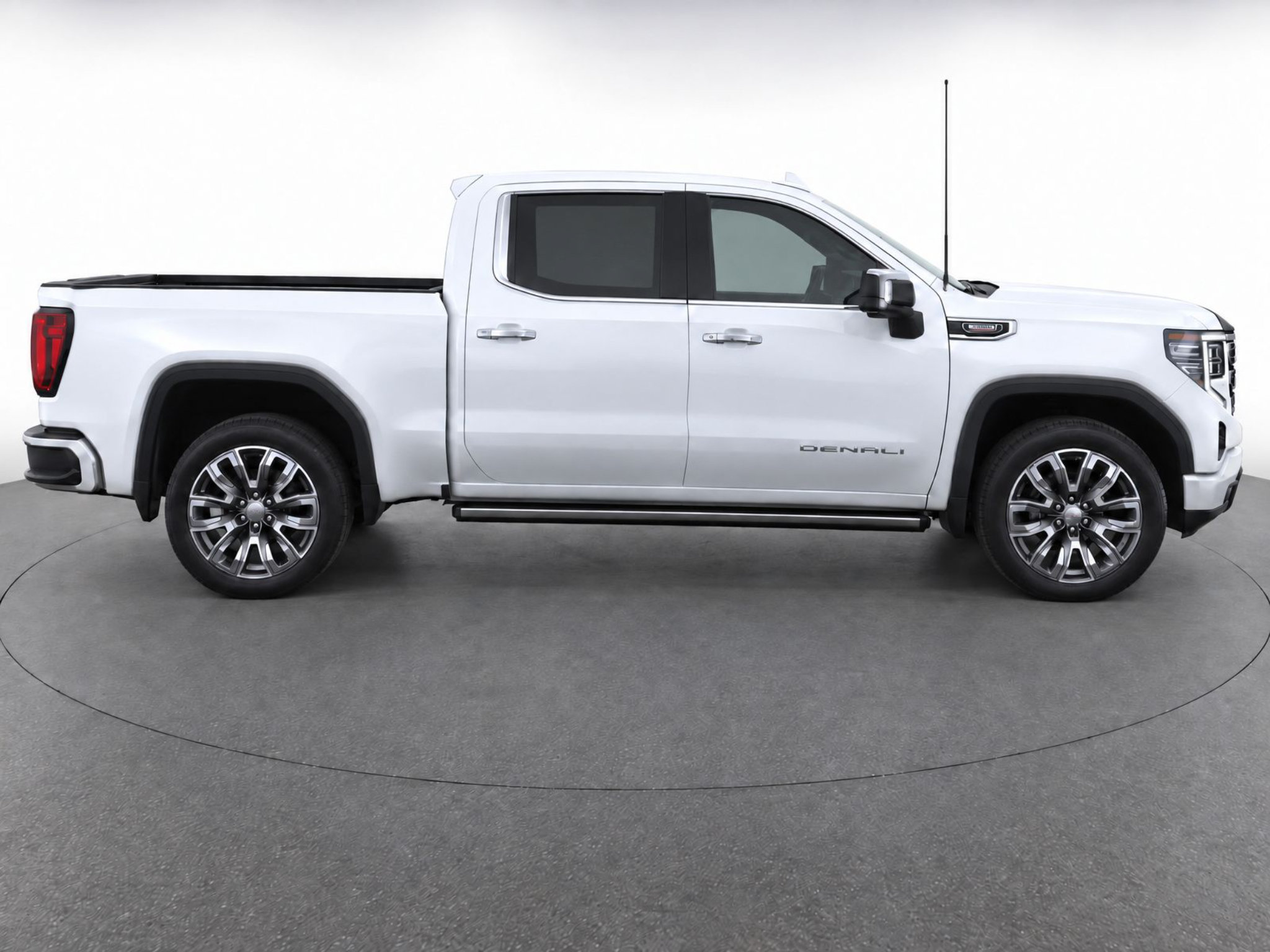 Used 2023 GMC Sierra 1500 Denali w/ Denali Reserve Package AWD/4WD image 8
