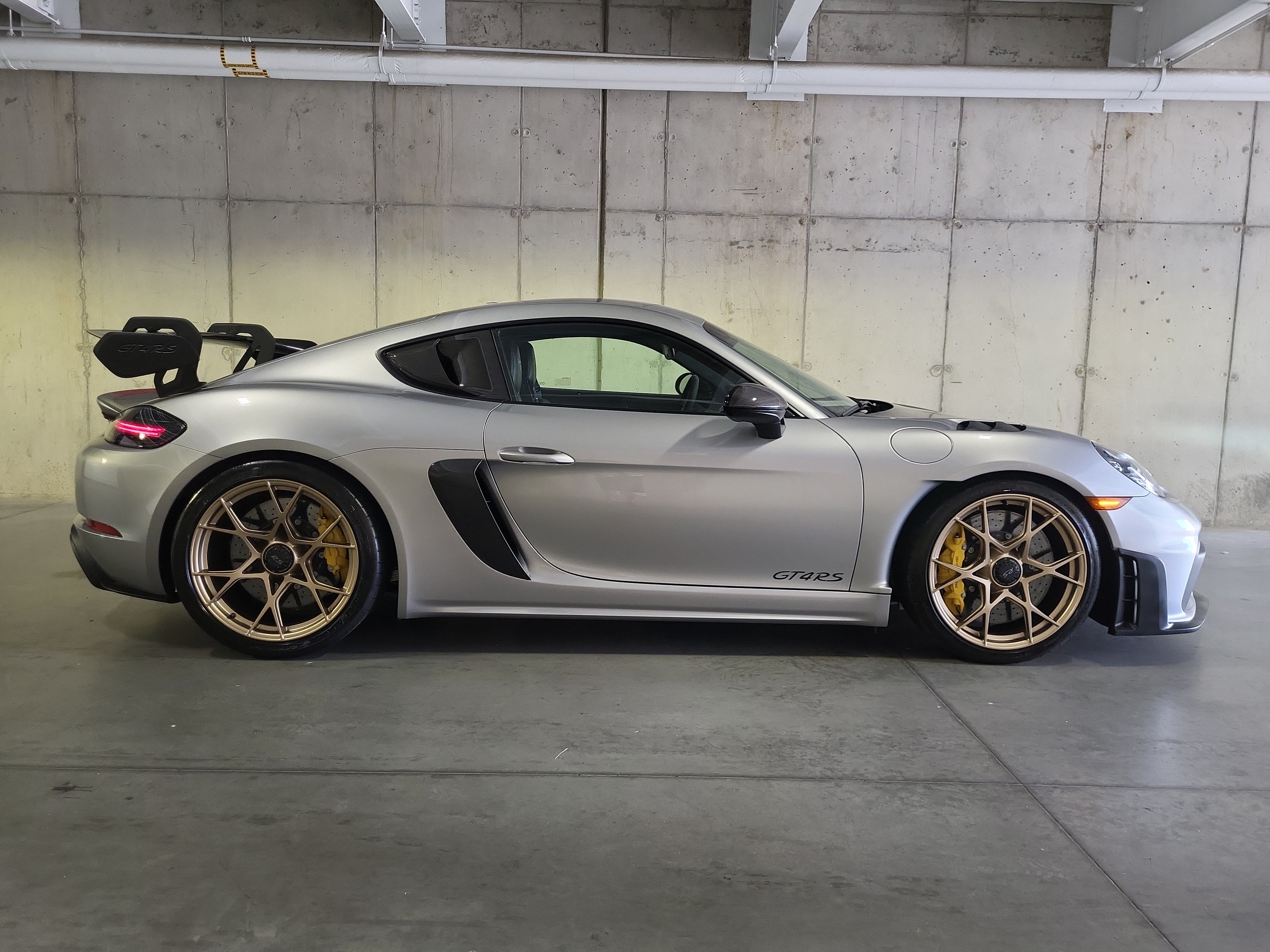 Certified 2024 Porsche 718 Cayman GT4 RS RWD image 10
