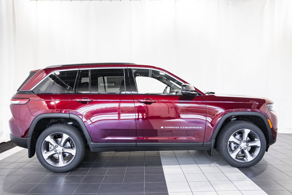 New 2026 Jeep Grand Cherokee Limited AWD/4WD image 3