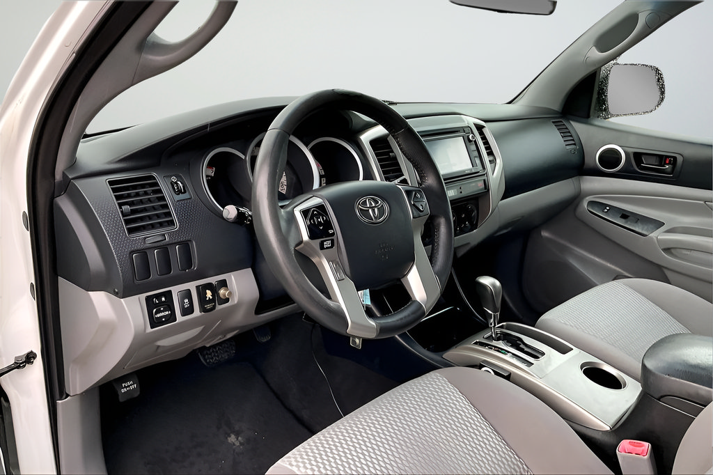Used 2014 Toyota Tacoma PreRunner w/ SR5 Package RWD image 14