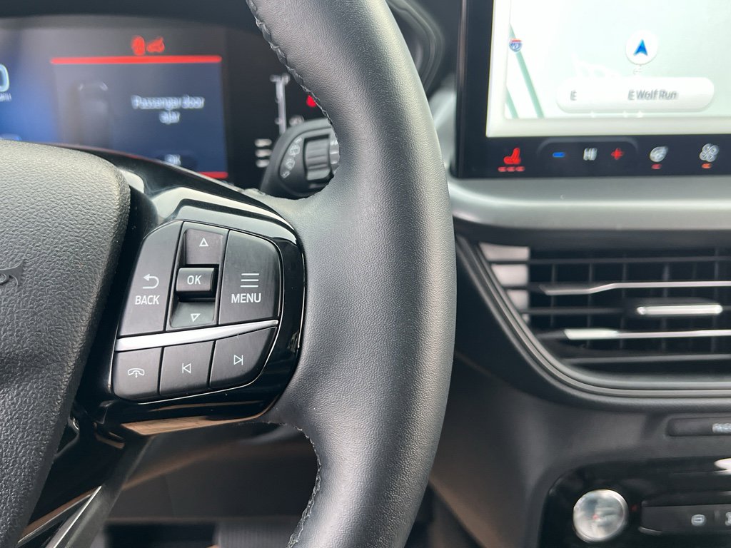 Used 2023 Ford Escape SE w/ Class II Trailer Tow Package image 32