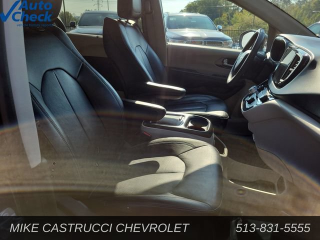 Used 2022 Chrysler Pacifica Touring-L FWD image 30