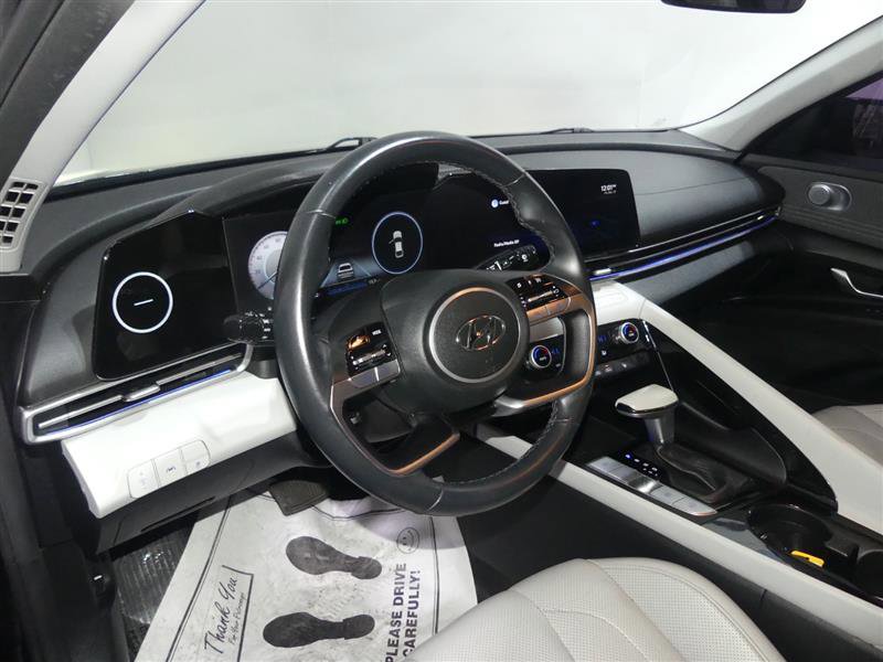 Used 2022 Hyundai Elantra Limited image 23