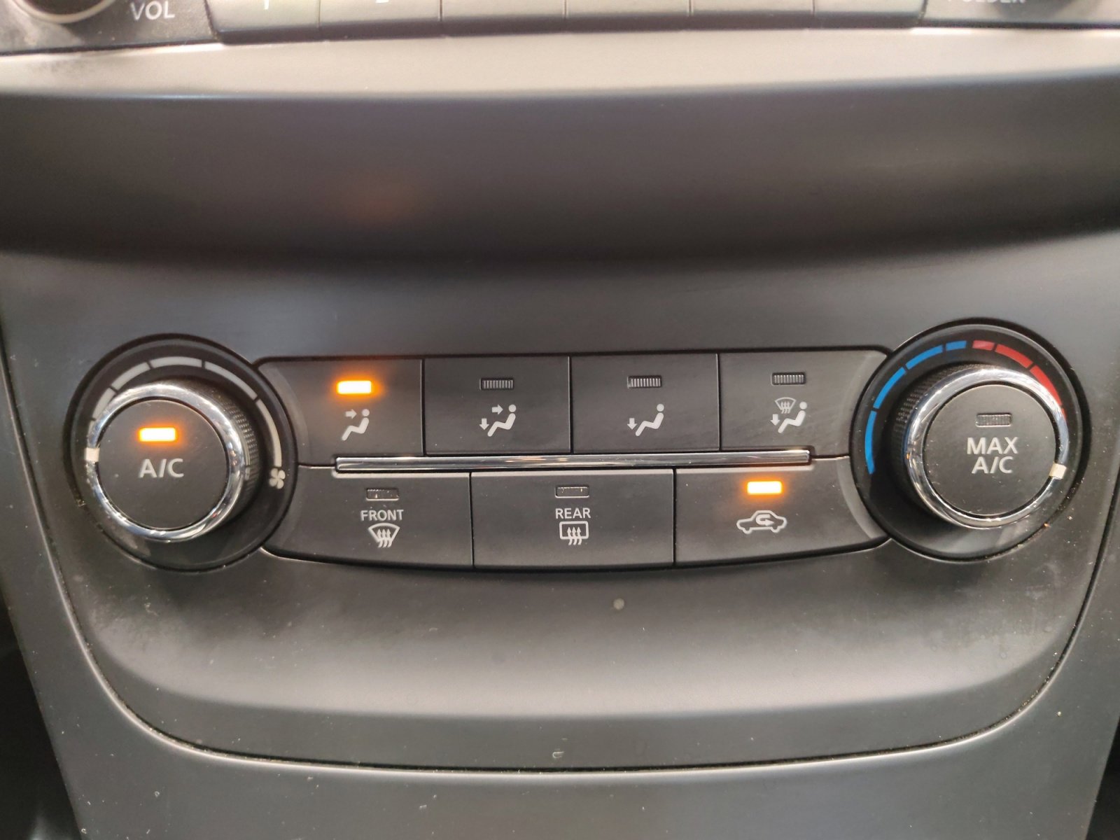 Used 2018 Nissan Sentra S image 17