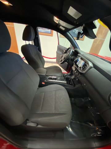 Used 2018 Toyota Tacoma TRD Sport image 24