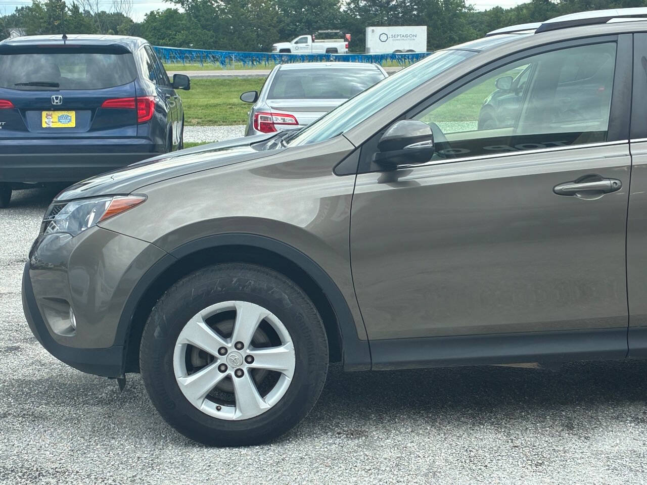 Used 2013 Toyota RAV4 XLE AWD/4WD image 11