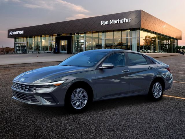 New 2026 Hyundai Elantra Hybrid FWD image 2