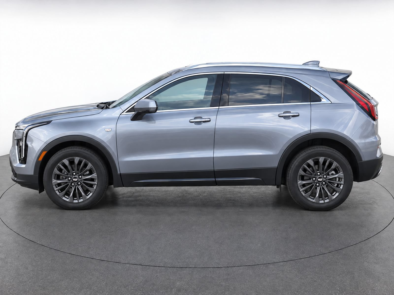 Used 2025 Cadillac XT4 Premium Luxury FWD image 6