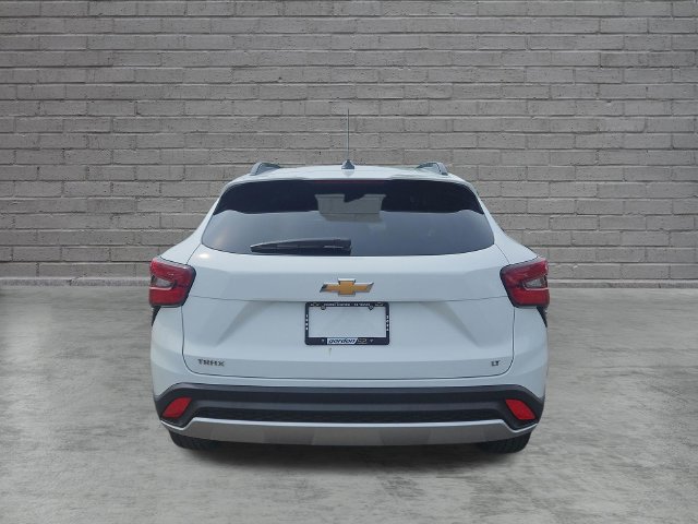 Used 2024 Chevrolet Trax LT w/ LT Convenience Package FWD image 4