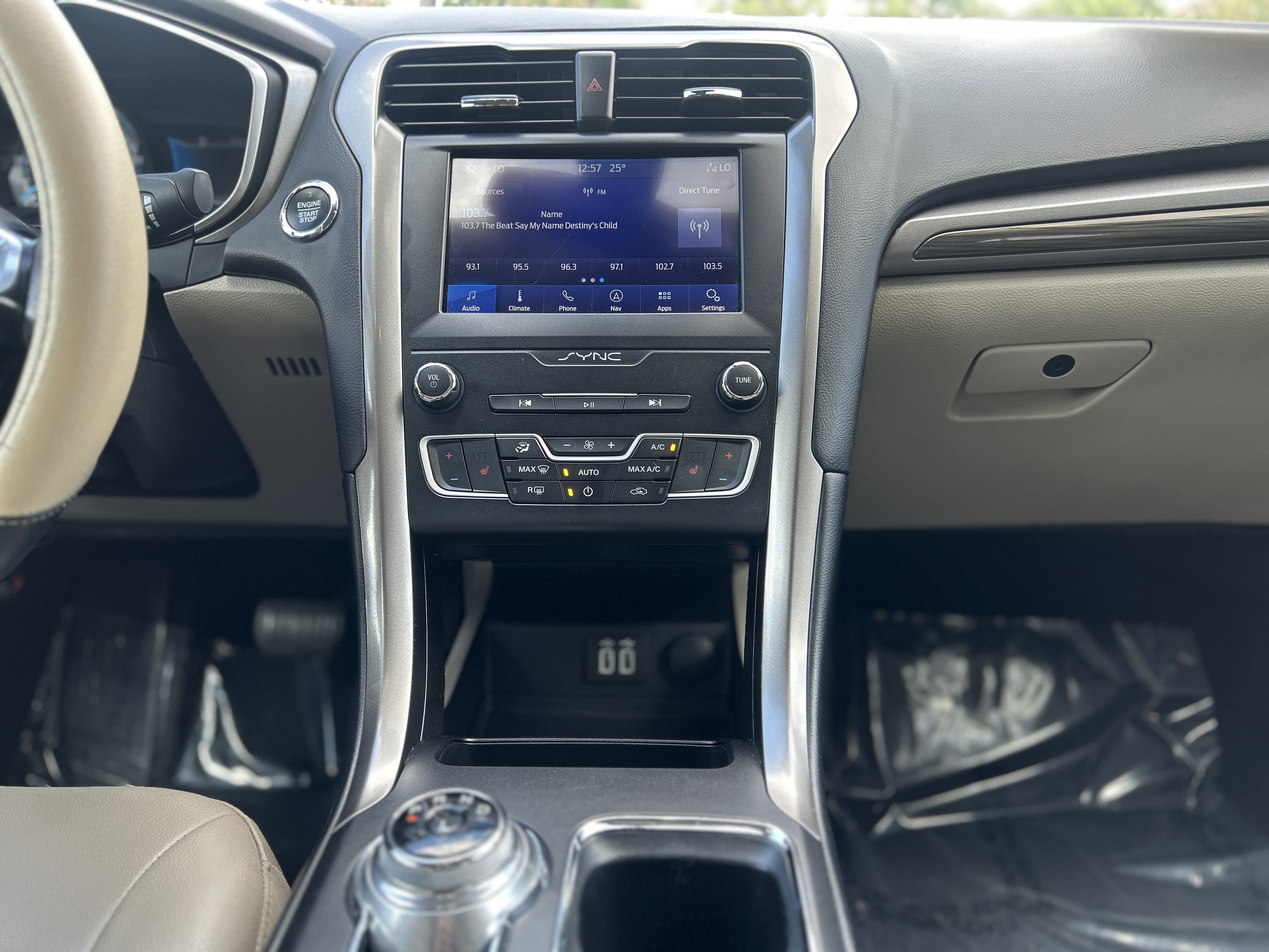 Used 2019 Ford Fusion SEL FWD image 27