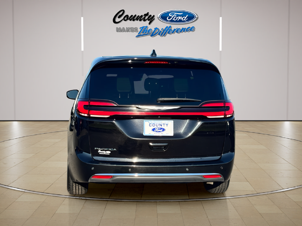 Used 2025 Chrysler Pacifica Select FWD image 4