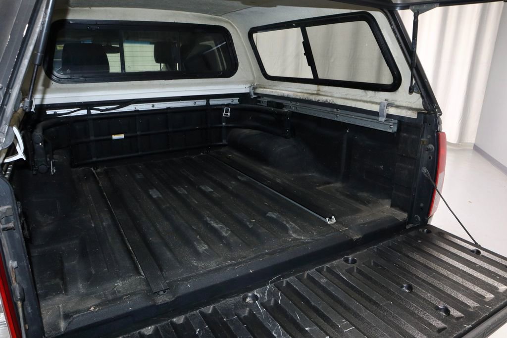 Used 2011 Nissan Frontier SL image 13