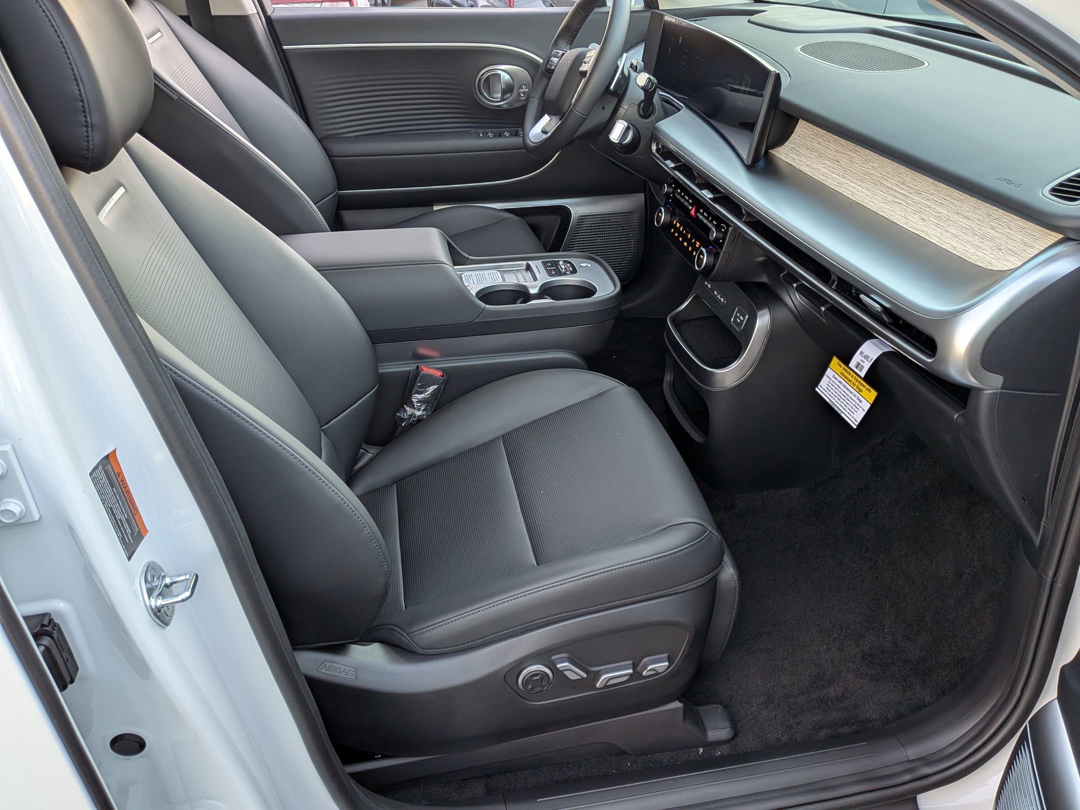 New 2026 Hyundai Ioniq 9 Limited image 25