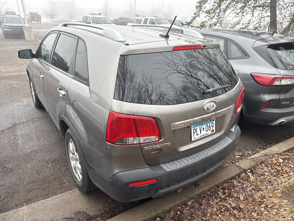 Used 2013 Kia Sorento LX w/ Convenience Pkg image 4