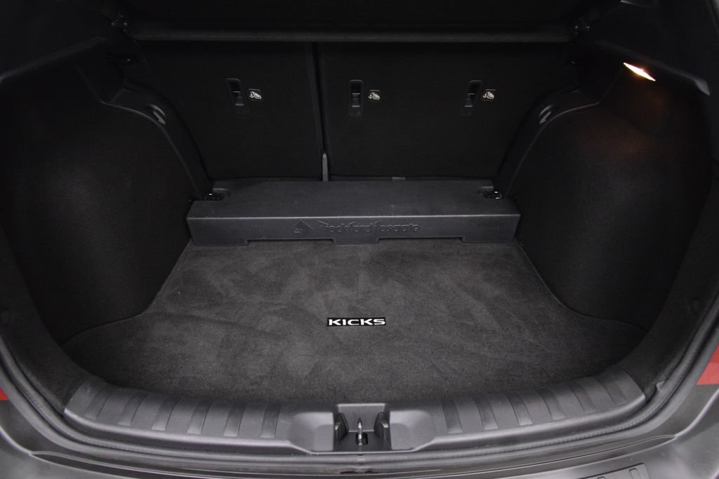 Used 2020 Nissan Kicks SR w/ Exterior Package FWD image 29