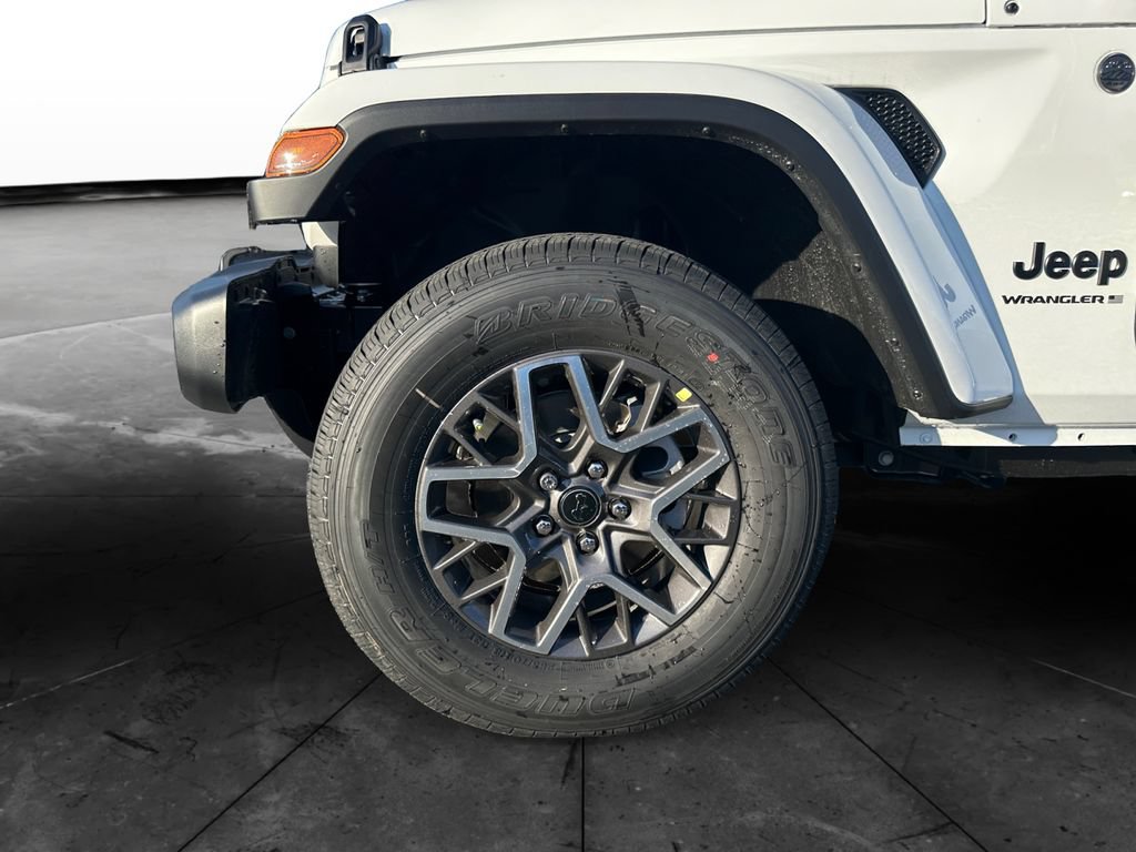 New 2025 Jeep Wrangler Unlimited Sahara AWD/4WD image 14