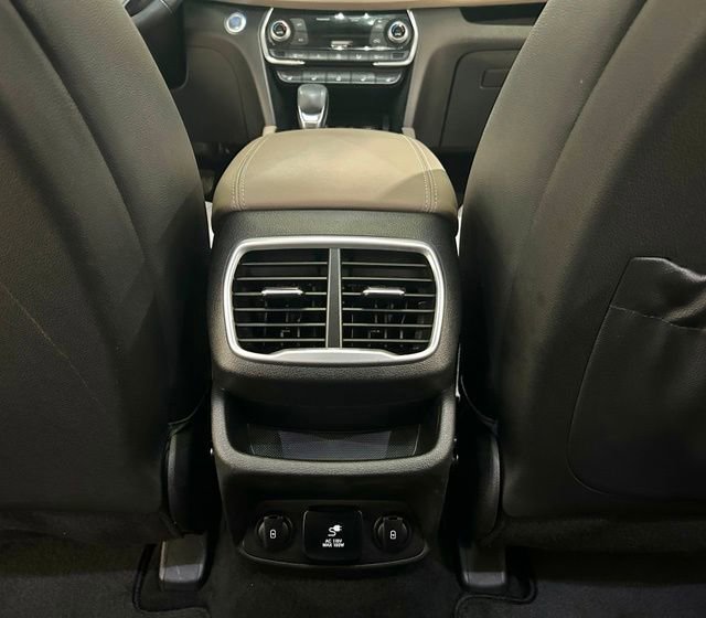 Used 2020 Hyundai Santa Fe Limited FWD image 22