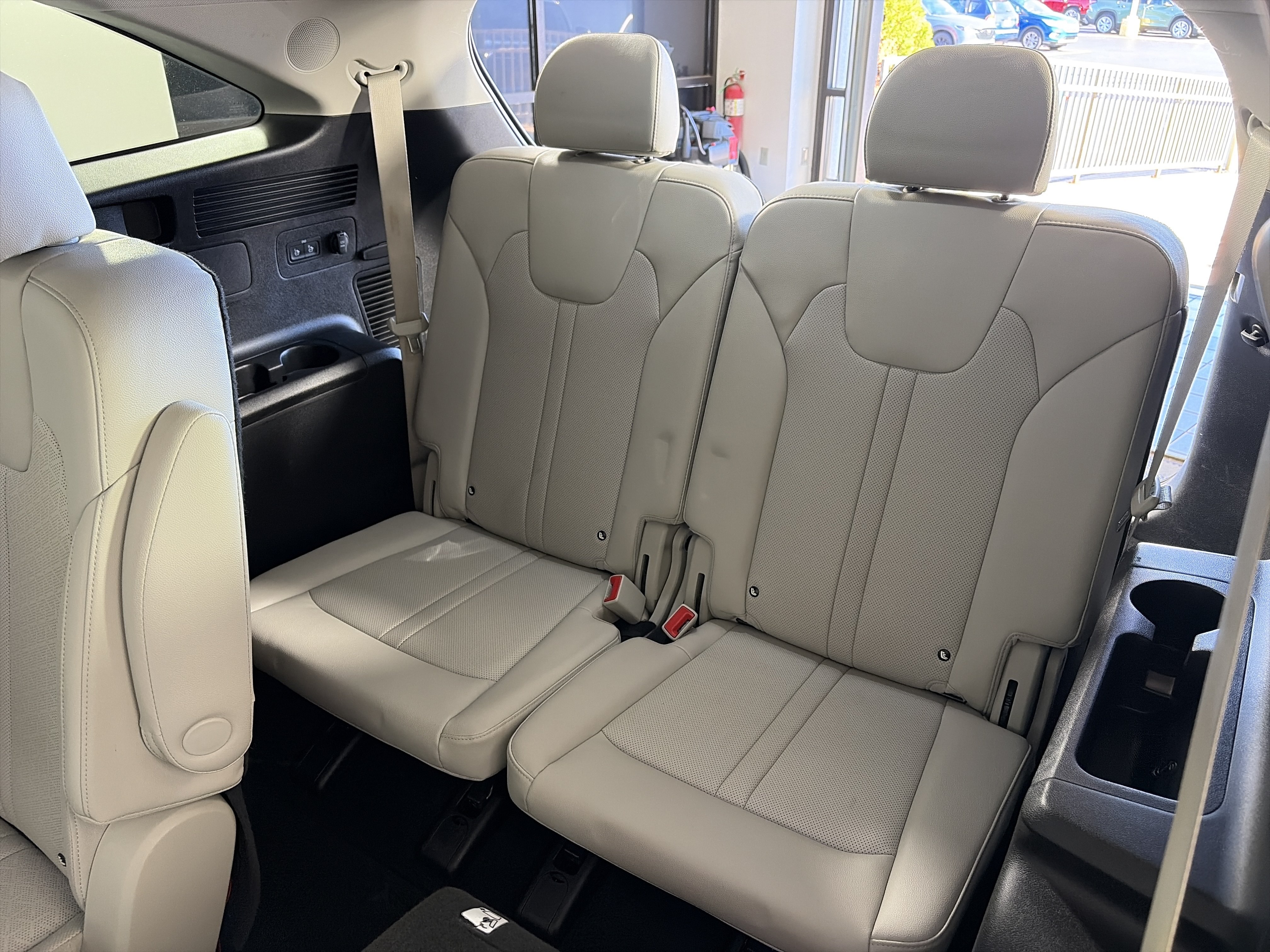 Certified 2023 Kia Sorento SX Prestige w/ Panoramic Sunroof Package AWD/4WD image 8