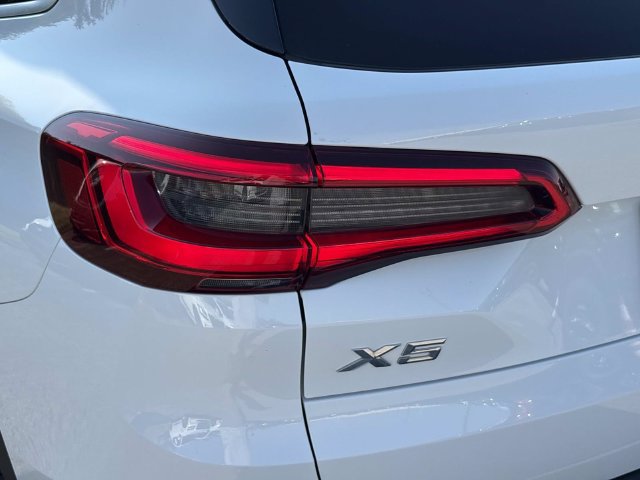 Used 2020 BMW X5 xDrive40i w/ Convenience Package AWD/4WD image 11