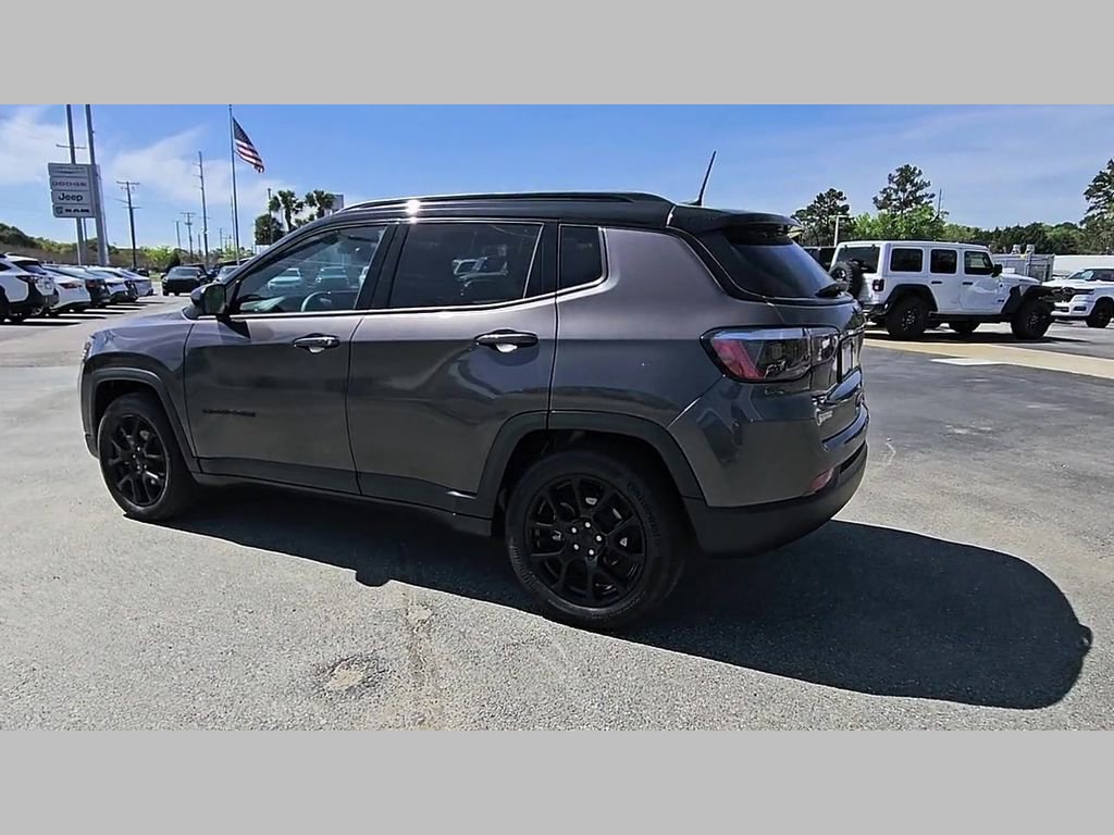 Used 2022 Jeep Compass Altitude image 28