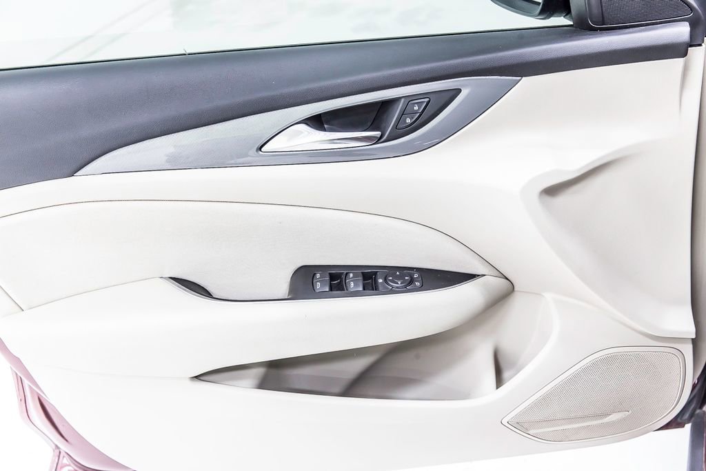 Used 2019 Buick Regal Preferred w/ Driver Confidence Package I image 23