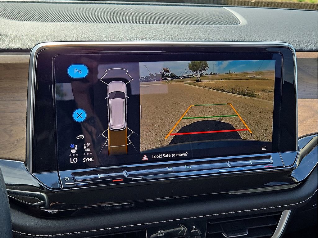 Used 2025 Volkswagen Atlas SE FWD image 29