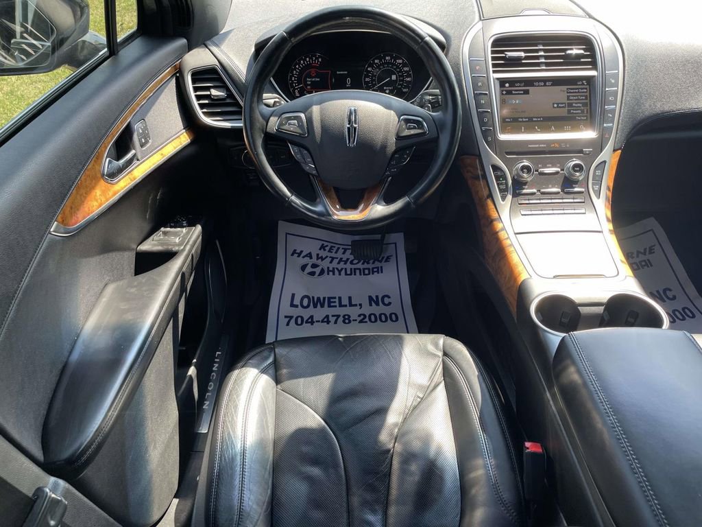 Used 2017 Lincoln MKX Reserve AWD/4WD image 12