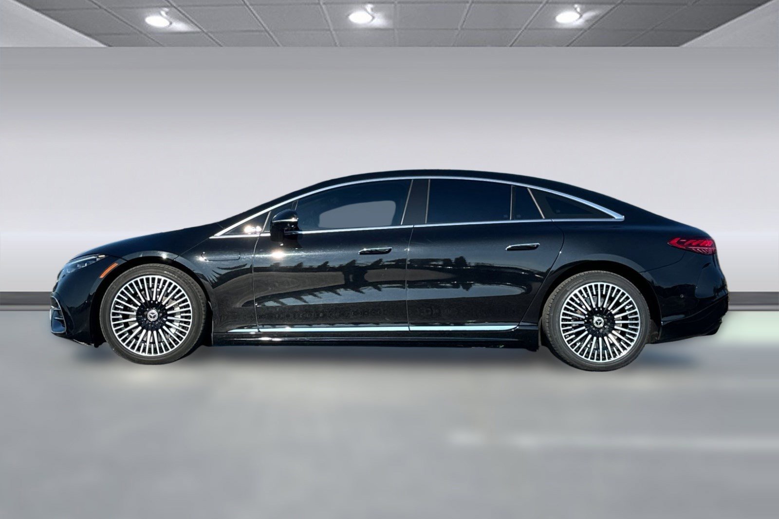 Certified 2023 Mercedes-Benz EQS 580 4MATIC Sedan image 2