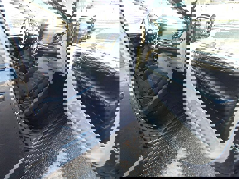 Used 2018 Dodge Grand Caravan SE w/ UConnect Hands-Free Group image 11