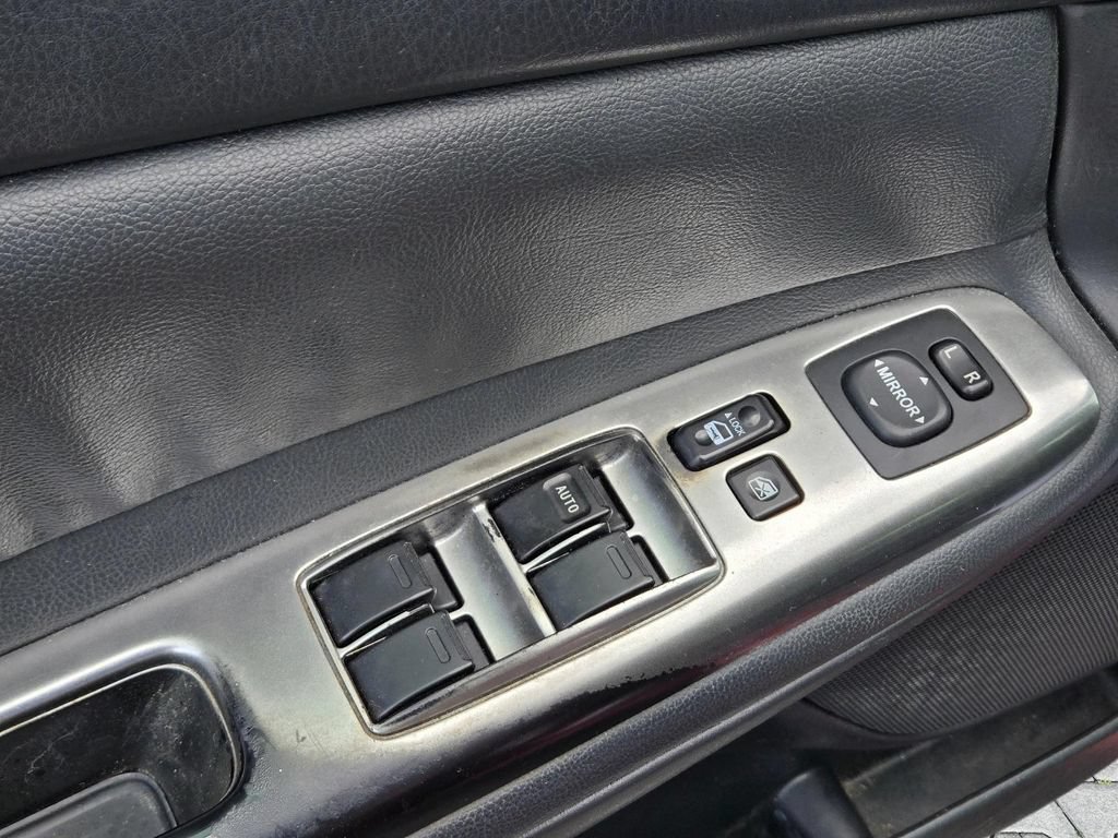 Used 2002 Toyota Camry SE w/ Pkg 2 FWD image 13