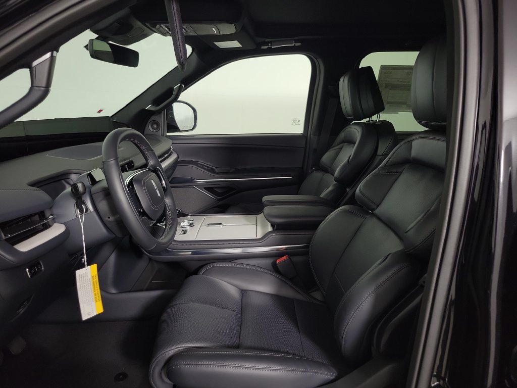 New 2027 Lincoln Navigator L Reserve w/ Jet Appearance Package RWD image 18
